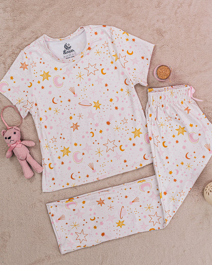 PIJAMA ESTAMPADA BLUSA + PANTALÓN GALAXY